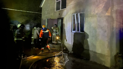 Огнеборцы спасли при пожаре 5 человек