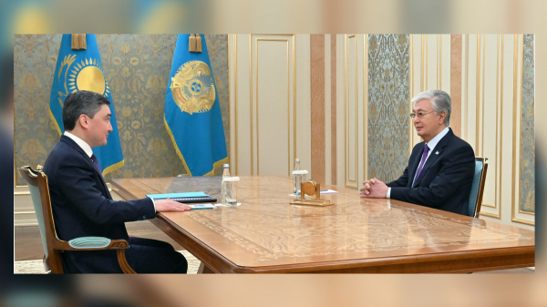 Касым-Жомарт Токаев принял Премьер-министра Олжаса Бектенова