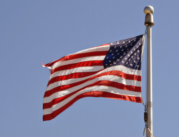 Politico: Европа должна адаптироваться к реальности, где США не союзник региона