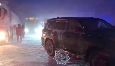 49 машин остаются на месте ДТП на автодороге Астана-Петропавловск