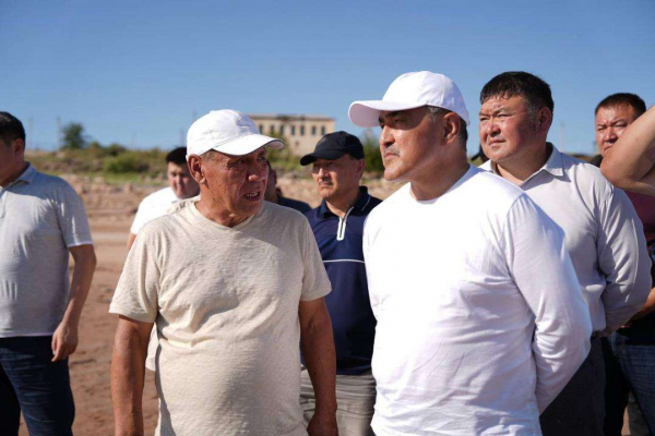 Министр проверил обеспечение аграриев поливной водой