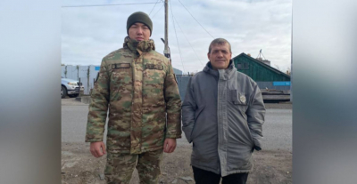 В Караганде гвардейцы спасли утопавшего человека