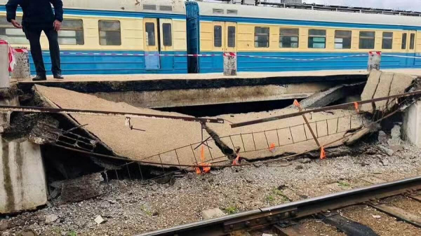 Пассажирский перрон обрушился в Степногорске