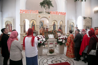 Спикер Законодательной думы Оксана Козловская приняла участие в богослужении в честь иконы Пресвятой Богородицы &laquo;Неувядаемый цвет&raquo; в селе Трубачево