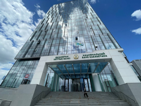 Резкое ослабление курса тенге: Нацбанк влил более 125 миллионов долларов на поддержку нацвалюты