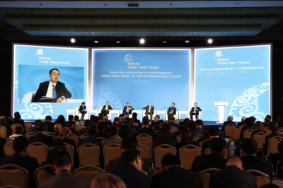 Переход от поляризации к партнерству обсуждают эксперты в Астане