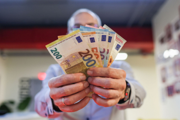 К чему снятся деньги: к богатству или беде?