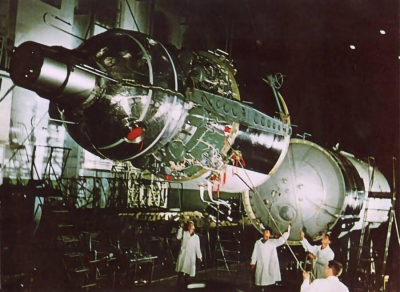 61 год назад стартовал первый в мире трехместный космический корабль "Восход-1"