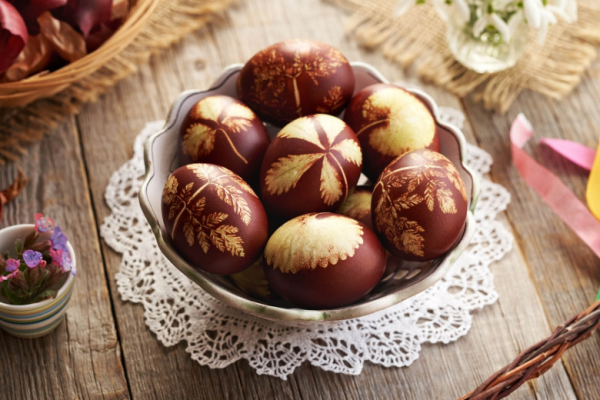 Яйца на Пасху без химии: способ с луковой шелухой, который удивит всю семью