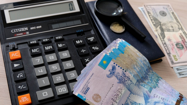 Средняя зарплата в Казахстане выросла. Почему это мало кого касается?