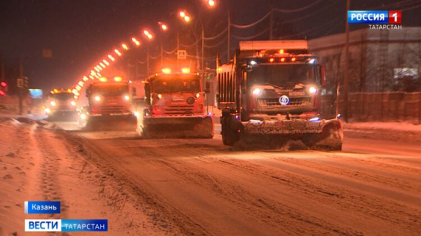В Татарстане для очистки региональных дорог от снега задействовали 490 машин