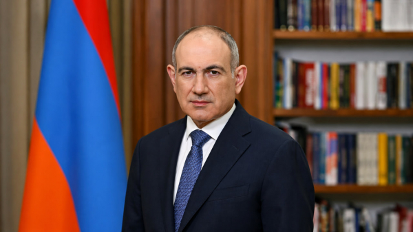 Пашинян прочитал &laquo;Евгения Онегина&raquo; на русском