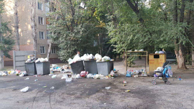 Свалки под окнами