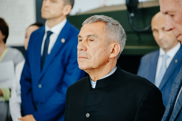 Минниханову доложили о взрыве на заводе в Нижнекамске