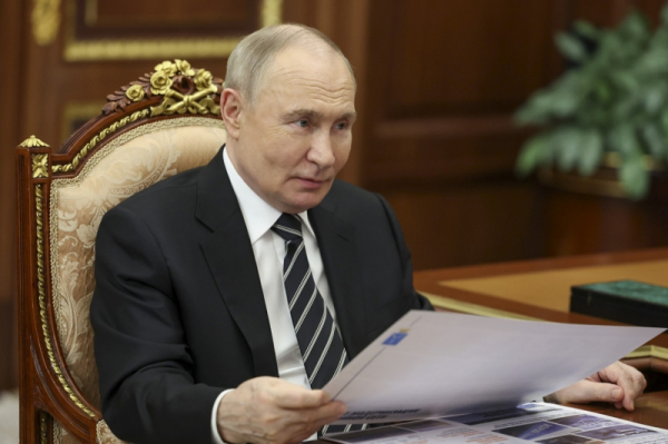 Путин работает в Петербурге: переговоры с главой МИД Ирана и Совет законодателей