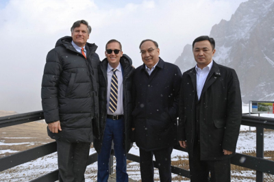 Спецпосланник и замгоссекретаря США прибыли в Алматы