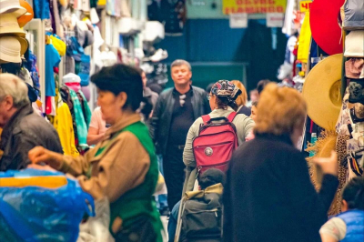 В акимате Алматы заявили о конце эпохи контейнерных рынков