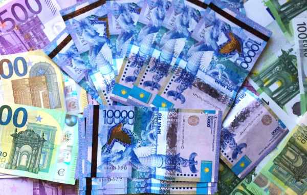 Рынок валют: почему курс тенге остается устойчивым