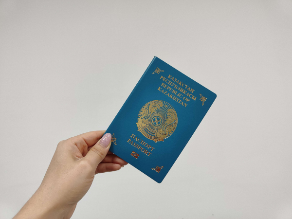 За двойное гражданство жителю Павлодарской области запрещен въезд в Казахстан на 5 лет