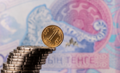 Тенге сохраняет баланс при нестабильности сырьевых рынков