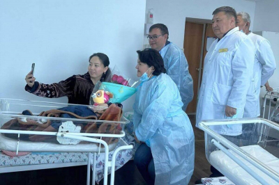 Мальчик родился в спасенной от потопа семье в Актюбинской области