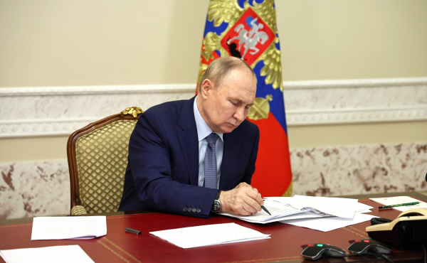 Путин ввел штрафы для&nbsp;УК за&nbsp;нарушение работы операторов связи