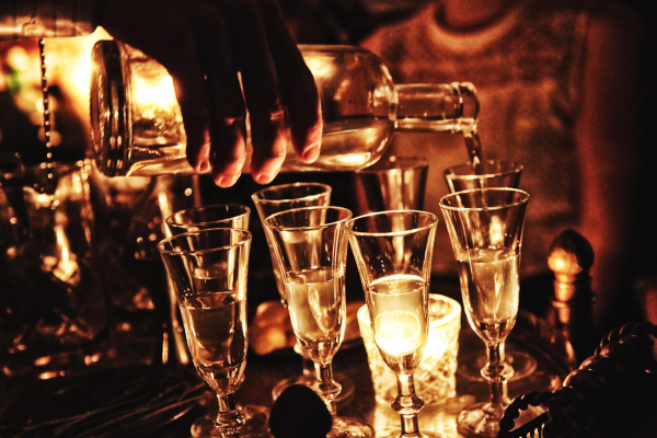 Нарколог Исаев развеял миф о каплях от алкоголизма