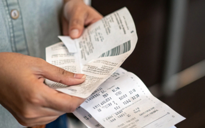 Казахстанцам посоветовали хранить чеки и квитанции с нового года