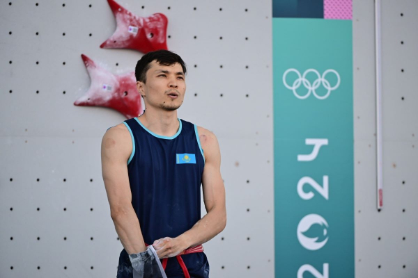 Скалолаз Амир Маймуратов вошёл в десятку лучших на этапе Кубка мира в Китае