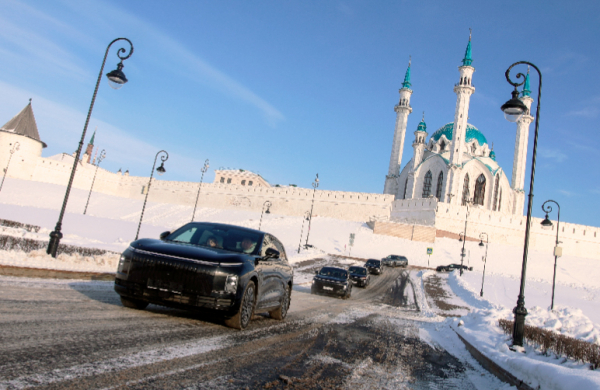 EXEED EXLANTIX меняет правила: заряжаем гибрид до 80% за 17 минут