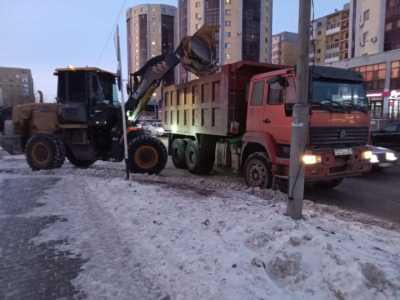 Снегопад в Астане: 1300 единиц спецтехники вышли ночью на уборку